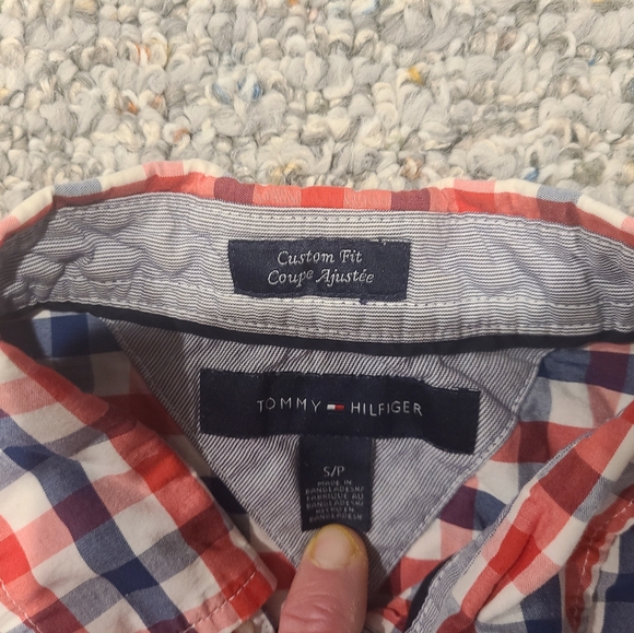 Tommy Hilfiger Button Down Small - Picture 2 of 3